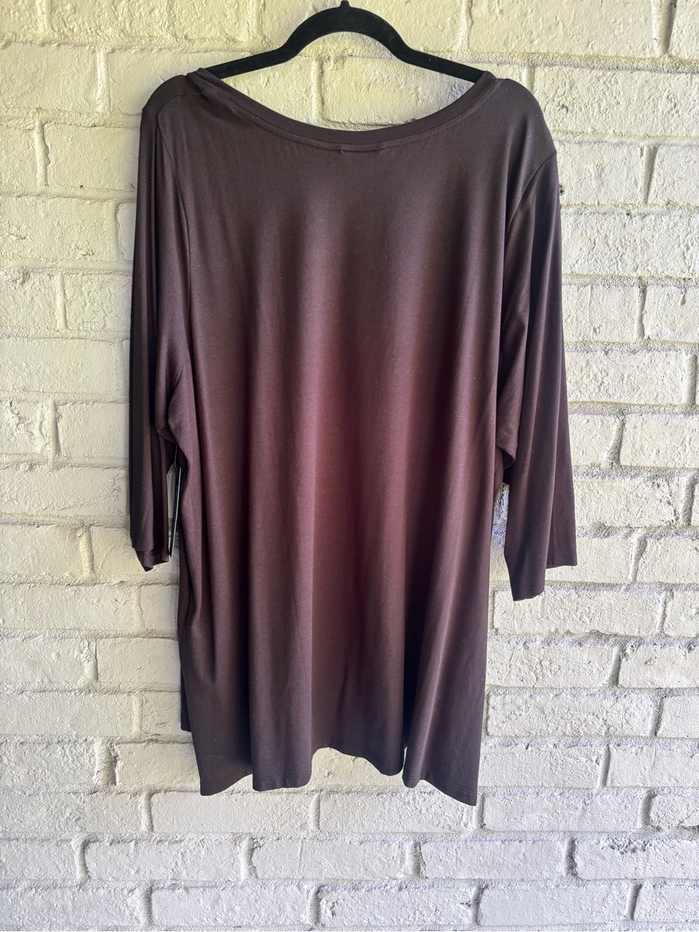 TAHARI Black short sleeves T shirt Side vents V Neck NWOT Sz 3X